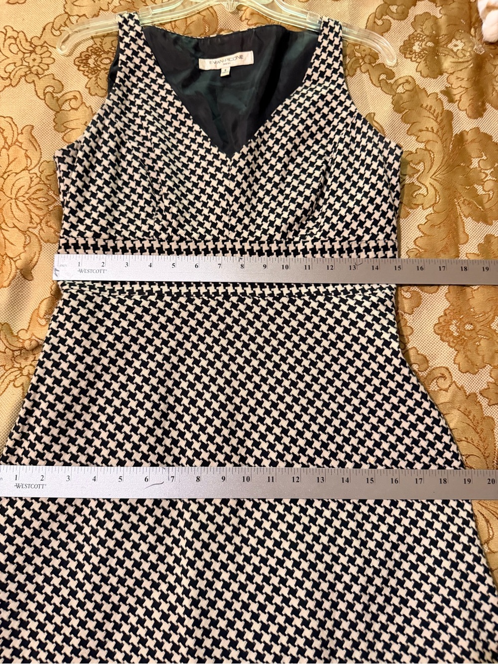 Evan Picone White & Black Houndstooth, Sleeveless V-Neck Fit-N-Flare Dress, Sz 6 - Picture 15 of 16